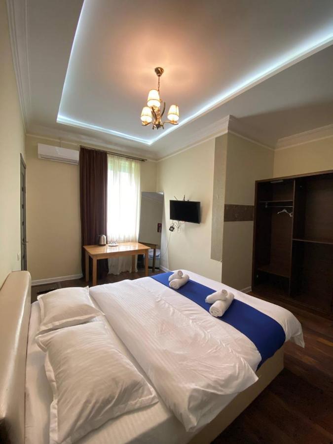 Guest House Kobuleti On Aghmashenebeli Kültér fotó