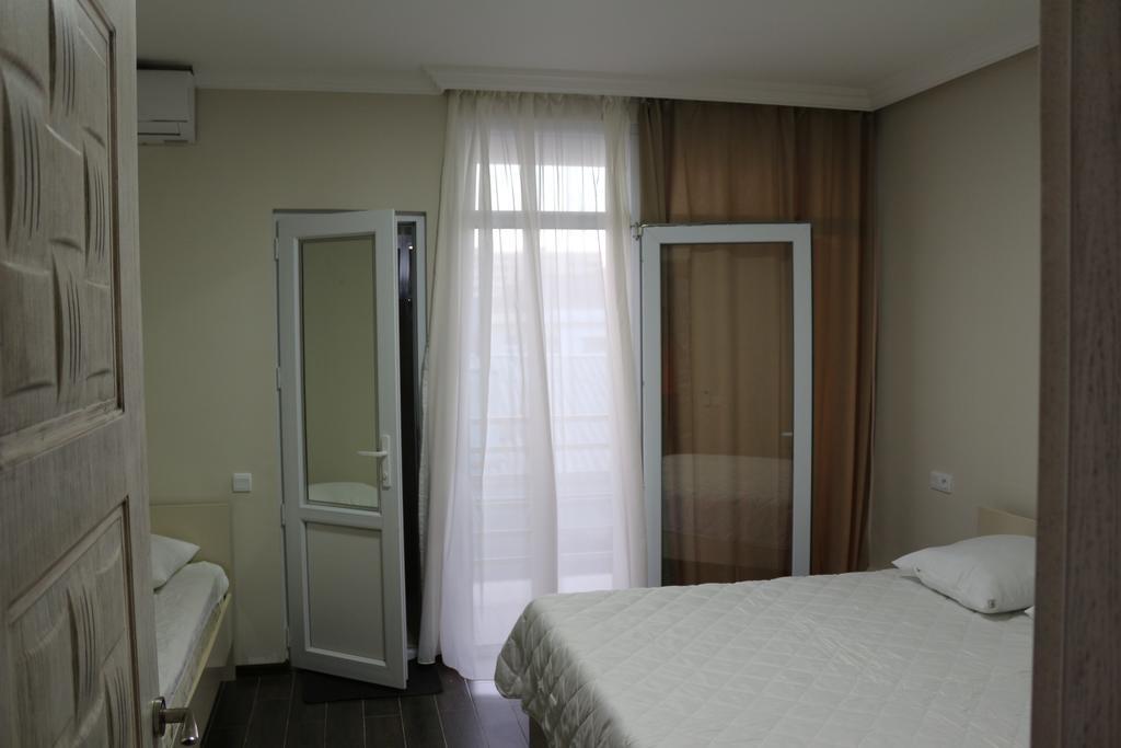 Guest House Kobuleti On Aghmashenebeli Kültér fotó