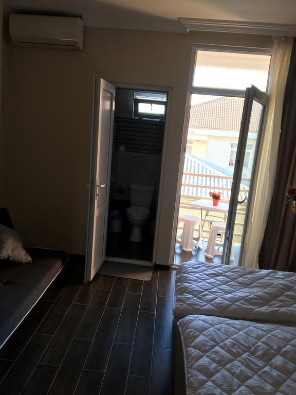 Guest House Kobuleti On Aghmashenebeli Kültér fotó