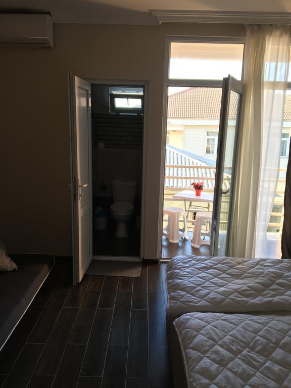 Guest House Kobuleti On Aghmashenebeli Kültér fotó