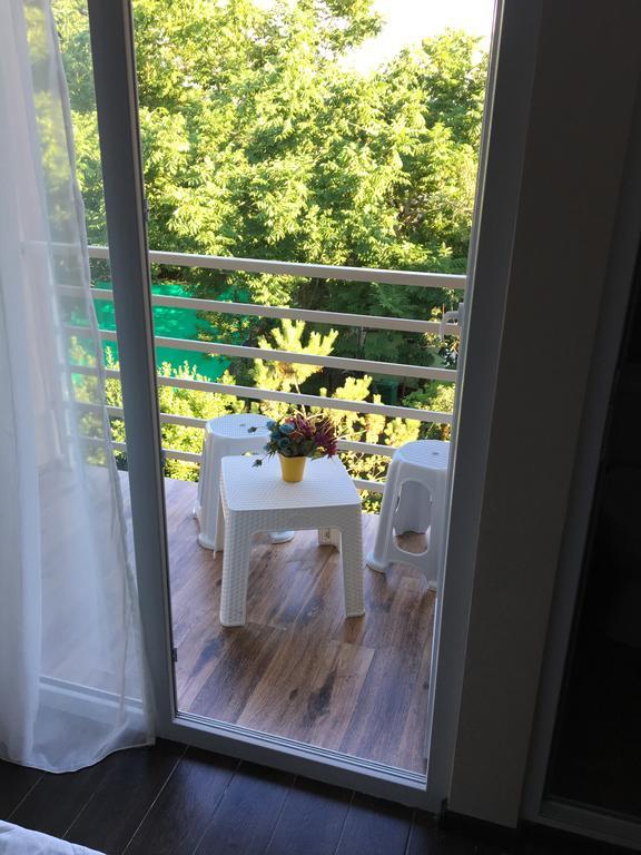 Guest House Kobuleti On Aghmashenebeli Kültér fotó