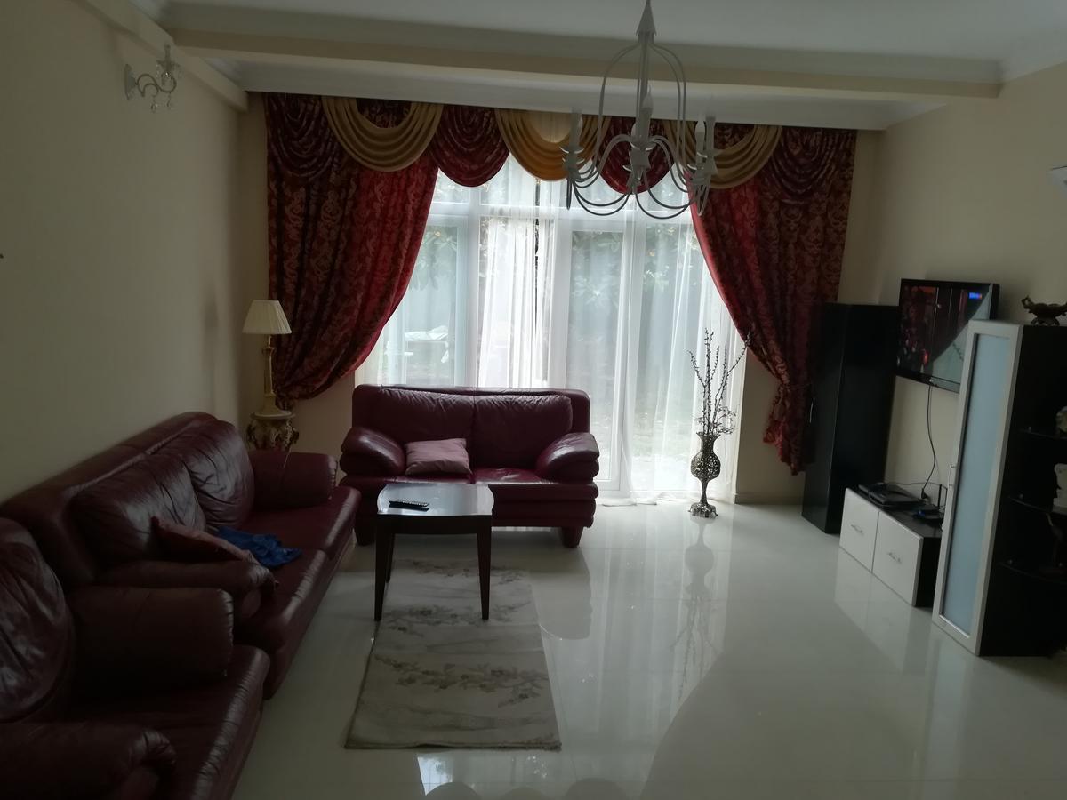 Guest House Kobuleti On Aghmashenebeli Kültér fotó