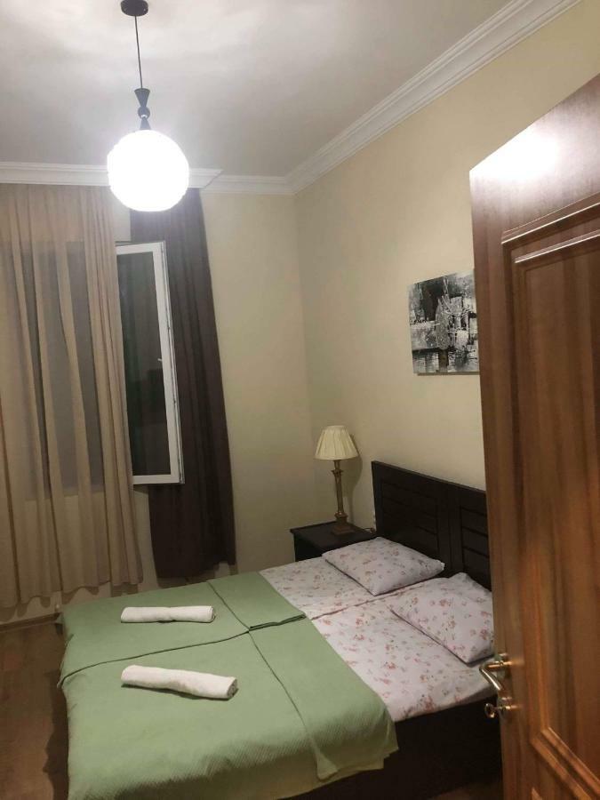 Guest House Kobuleti On Aghmashenebeli Kültér fotó