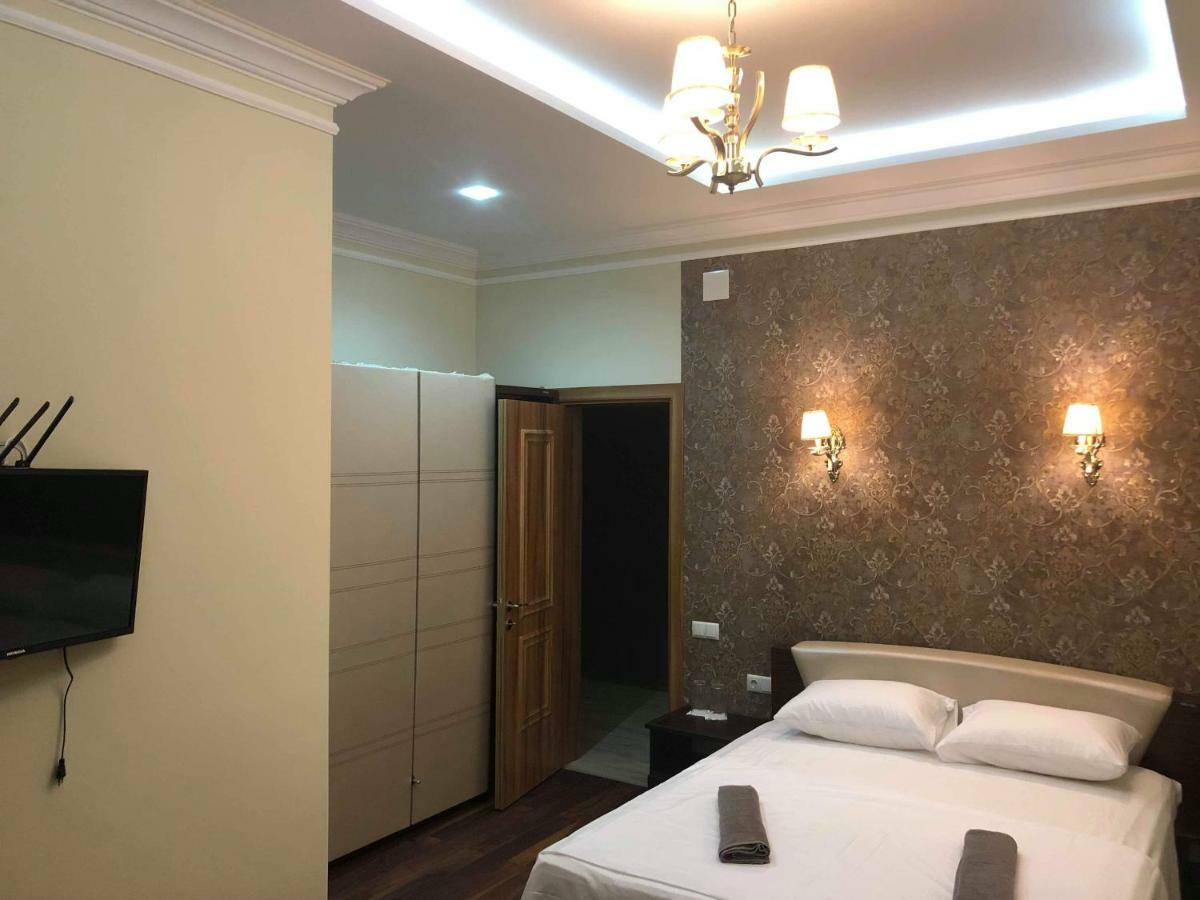 Guest House Kobuleti On Aghmashenebeli Kültér fotó